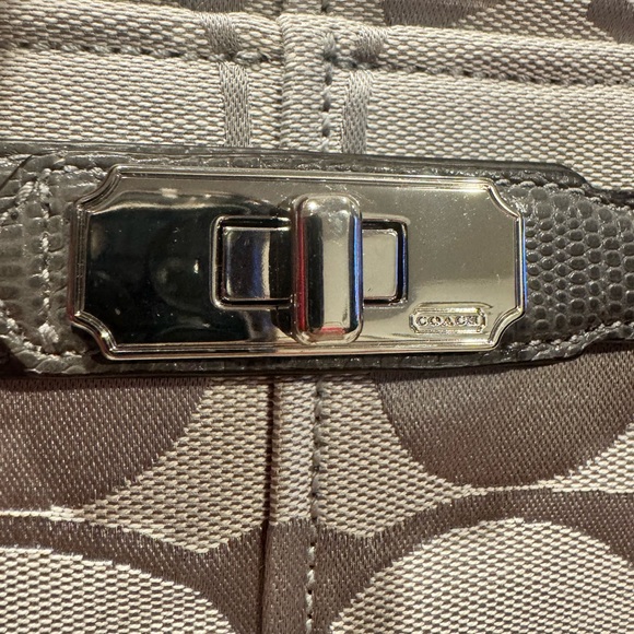 Coach Signature Shoulder Bag in Gray and Cream - Picture 2 of 8